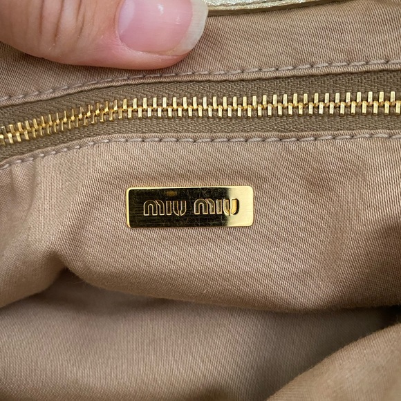 Authentic MIU MIU gold metallic leather puffer bag - Picture 8 of 8